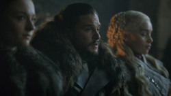 extant_GameOfThrones_8x01-Winterfell_0796