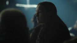 extant_GameOfThrones_8x01-Winterfell_0800