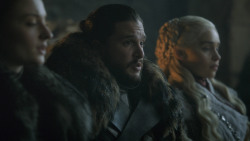 extant_GameOfThrones_8x01-Winterfell_0806