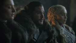 extant_GameOfThrones_8x01-Winterfell_0807