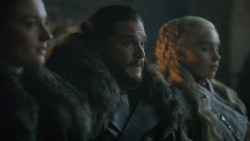 extant_GameOfThrones_8x01-Winterfell_0810