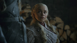 extant_GameOfThrones_8x01-Winterfell_0827