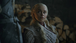 extant_GameOfThrones_8x01-Winterfell_0828