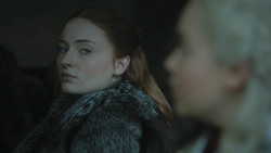 extant_GameOfThrones_8x01-Winterfell_0831
