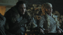 extant_GameOfThrones_8x01-Winterfell_0926