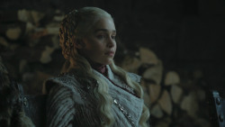 extant_GameOfThrones_8x01-Winterfell_0951