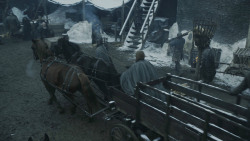 extant_GameOfThrones_8x01-Winterfell_0987