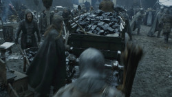 extant_GameOfThrones_8x01-Winterfell_1001