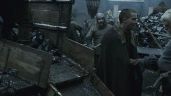 extant_GameOfThrones_8x01-Winterfell_1018