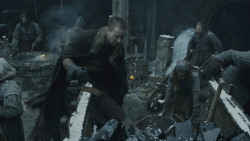 extant_GameOfThrones_8x01-Winterfell_1024