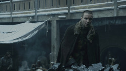 extant_GameOfThrones_8x01-Winterfell_1027
