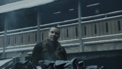 extant_GameOfThrones_8x01-Winterfell_1031