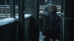 extant_GameOfThrones_8x01-Winterfell_1052