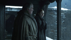 extant_GameOfThrones_8x01-Winterfell_1067