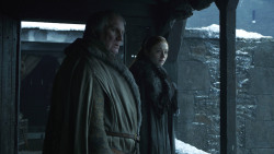 extant_GameOfThrones_8x01-Winterfell_1074