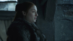 extant_GameOfThrones_8x01-Winterfell_1135