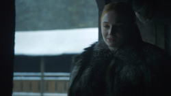 extant_GameOfThrones_8x01-Winterfell_1248