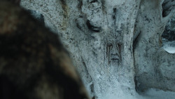extant_GameOfThrones_8x01-Winterfell_1293