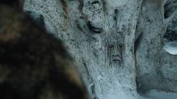 extant_GameOfThrones_8x01-Winterfell_1295