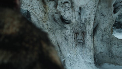extant_GameOfThrones_8x01-Winterfell_1297