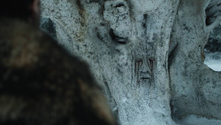 extant_GameOfThrones_8x01-Winterfell_1298