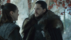 extant_GameOfThrones_8x01-Winterfell_1357