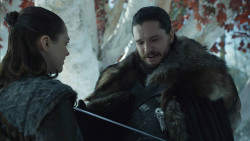 extant_GameOfThrones_8x01-Winterfell_1374