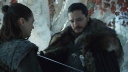 extant_GameOfThrones_8x01-Winterfell_1375