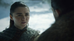 extant_GameOfThrones_8x01-Winterfell_1380