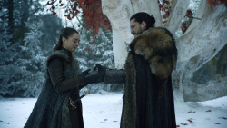 extant_GameOfThrones_8x01-Winterfell_1408