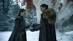 extant_GameOfThrones_8x01-Winterfell_1409