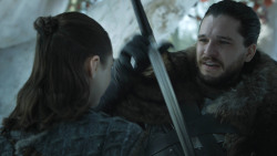 extant_GameOfThrones_8x01-Winterfell_1432