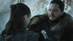 extant_GameOfThrones_8x01-Winterfell_1433