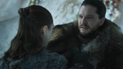 extant_GameOfThrones_8x01-Winterfell_1434