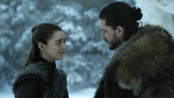 extant_GameOfThrones_8x01-Winterfell_1436