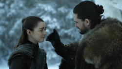 extant_GameOfThrones_8x01-Winterfell_1437
