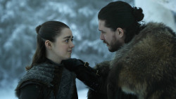 extant_GameOfThrones_8x01-Winterfell_1442