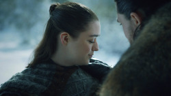 extant_GameOfThrones_8x01-Winterfell_1451