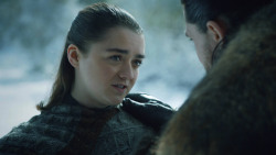 extant_GameOfThrones_8x01-Winterfell_1453