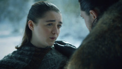extant_GameOfThrones_8x01-Winterfell_1454