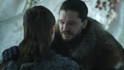 extant_GameOfThrones_8x01-Winterfell_1457