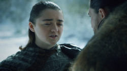extant_GameOfThrones_8x01-Winterfell_1464