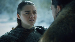 extant_GameOfThrones_8x01-Winterfell_1469