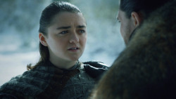 extant_GameOfThrones_8x01-Winterfell_1471