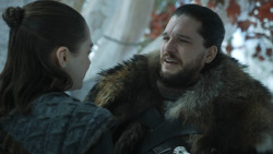extant_GameOfThrones_8x01-Winterfell_1475