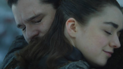 extant_GameOfThrones_8x01-Winterfell_1517