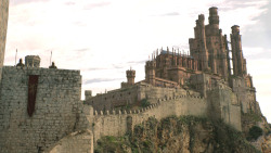 extant_GameOfThrones_8x01-Winterfell_1521