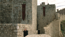 extant_GameOfThrones_8x01-Winterfell_1531