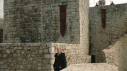 extant_GameOfThrones_8x01-Winterfell_1532