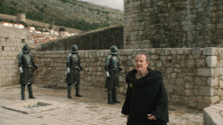 extant_GameOfThrones_8x01-Winterfell_1536